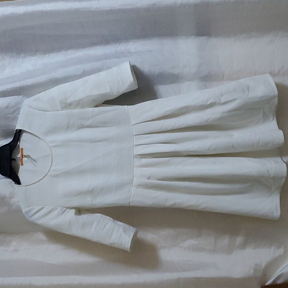 HUGO BOSS  WHITE DRESS SIZE 2